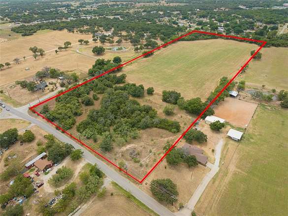 24 Acres of Mixed-Use Land for Sale in Springtown, Texas