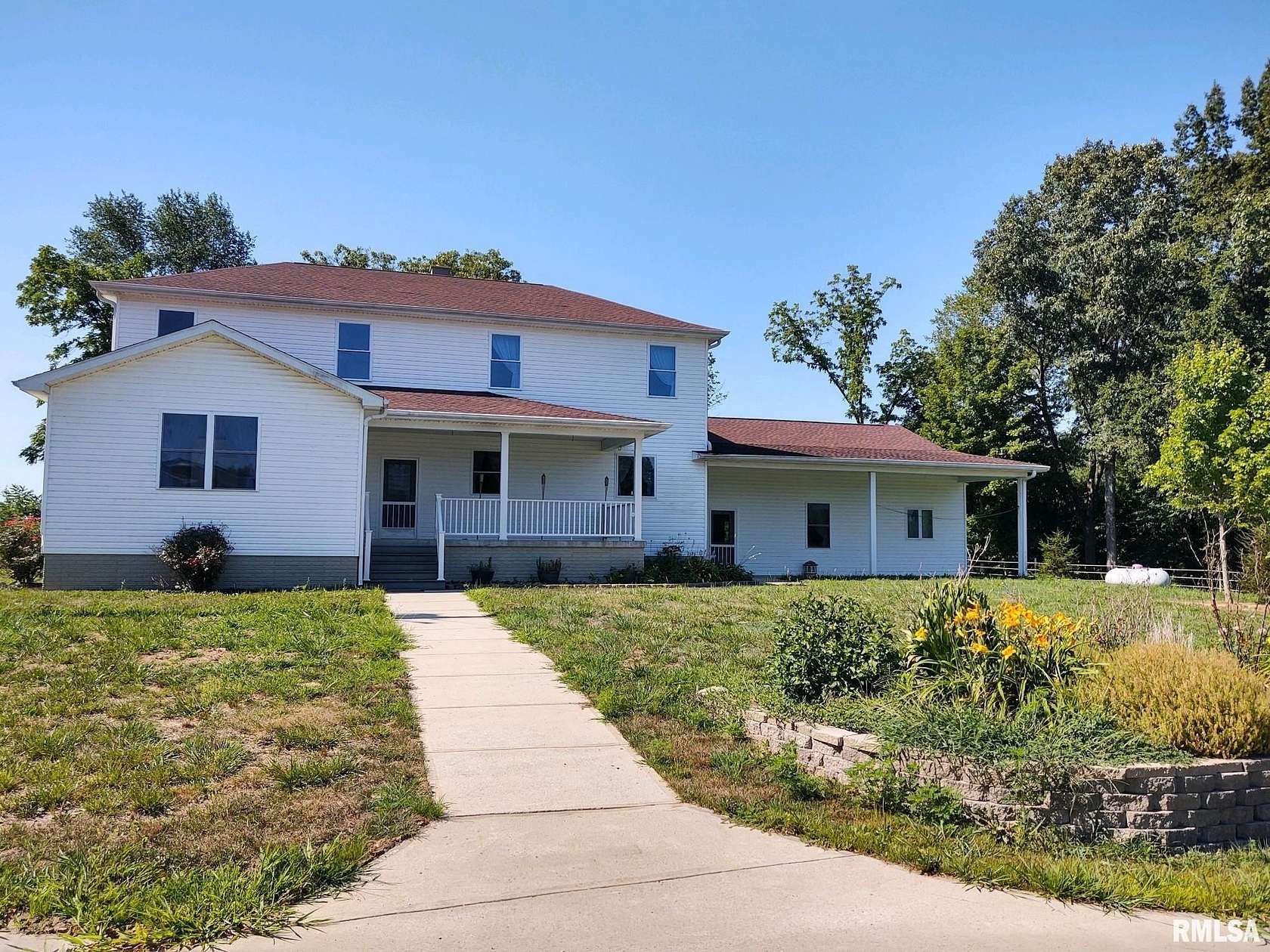 20 Acres of Land with Home for Sale in Vienna, Illinois