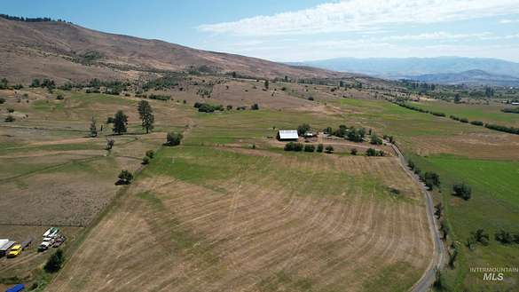 89.7 Acres of Agricultural Land with Home for Sale in Halfway, Oregon