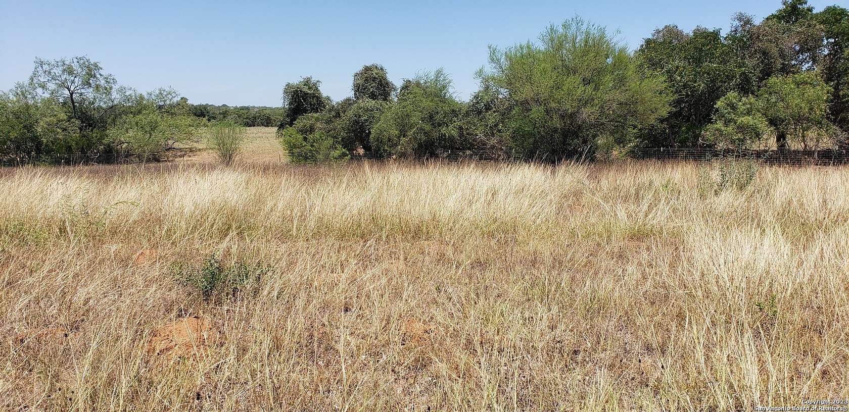 1 Acre of Residential Land for Sale in Floresville, Texas