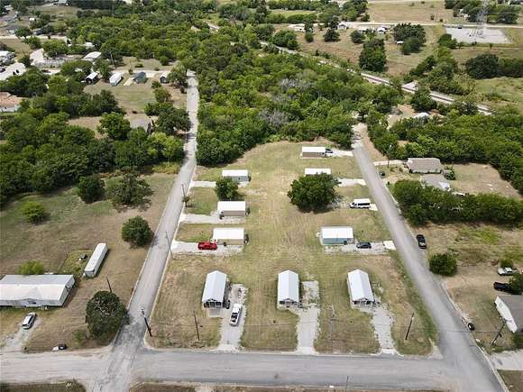 6 Acres of Mixed-Use Land for Sale in Bowie, Texas