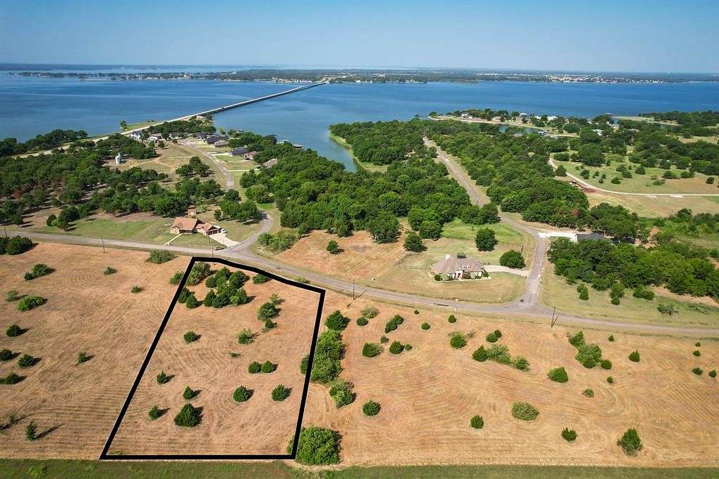 2 Acres of Residential Land for Sale in Kerens, Texas