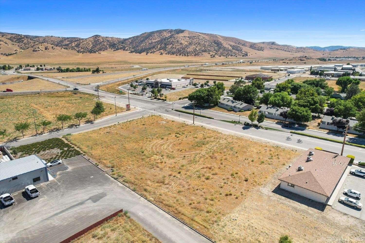 0.66 Acres of Commercial Land for Sale in Tehachapi, California