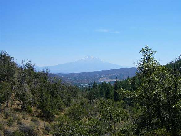 12 Acres of Land for Sale in Yreka, California