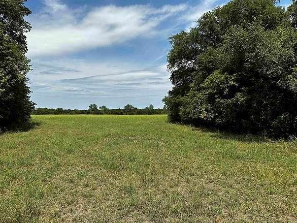 29.6 Acres of Recreational Land & Farm for Sale in Paris, Texas