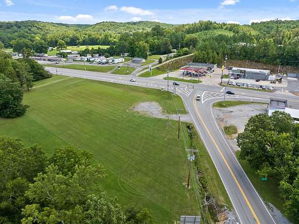 5 Acres of Mixed-Use Land for Sale in Dover, Tennessee
