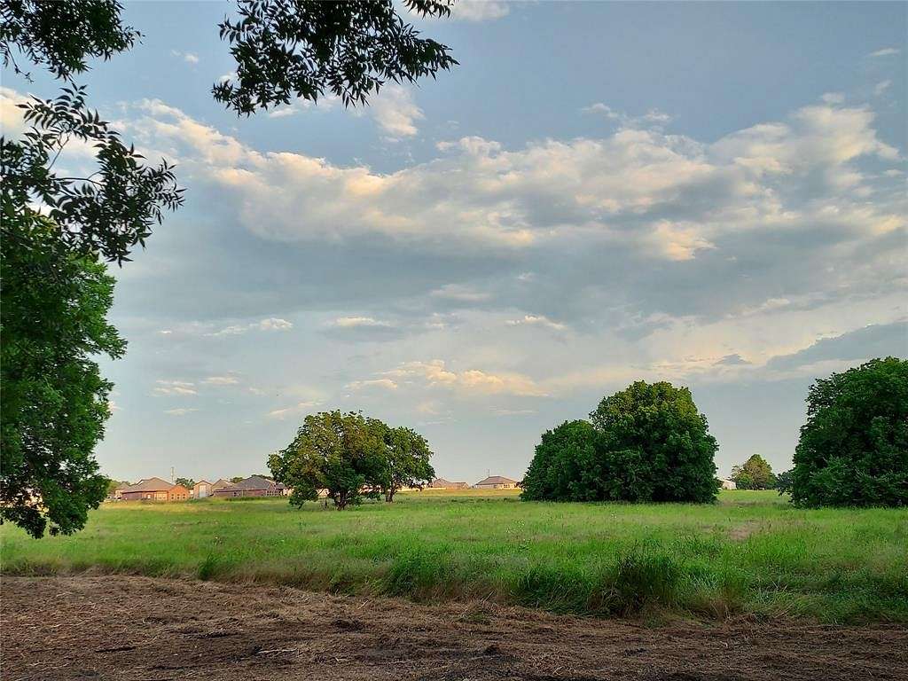 22 Acres of Agricultural Land for Sale in Trenton, Texas