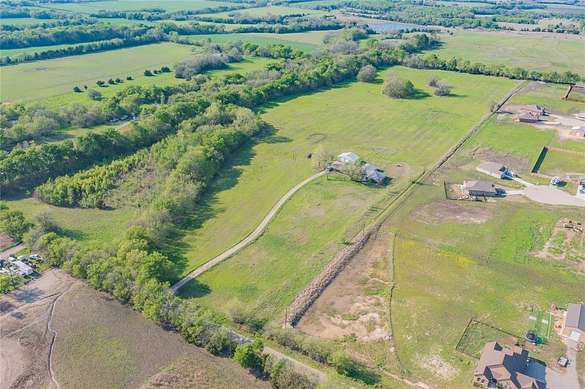 22 Acres of Agricultural Land for Sale in Trenton, Texas