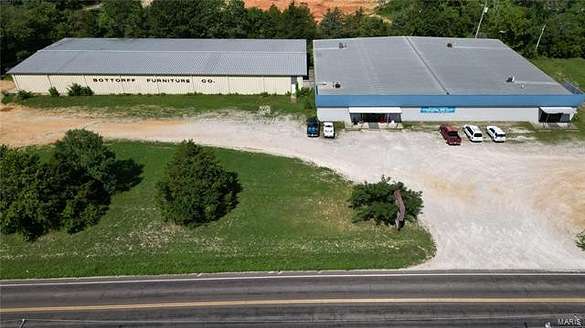 3.9 Acres of Improved Commercial Land for Sale in Salem, Missouri
