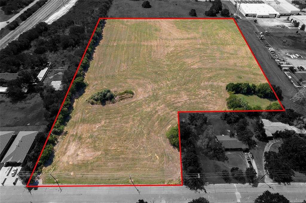 10.9 Acres of Mixed-Use Land for Sale in Ennis, Texas