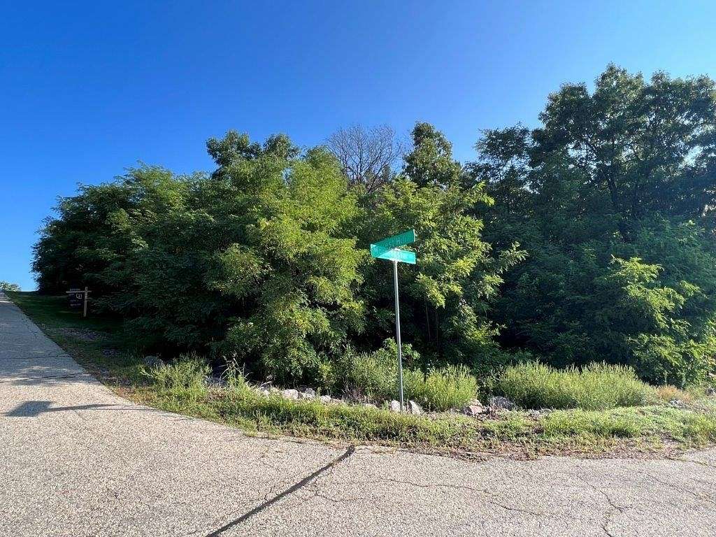 1.17 Acres of Residential Land for Sale in Portage, Wisconsin