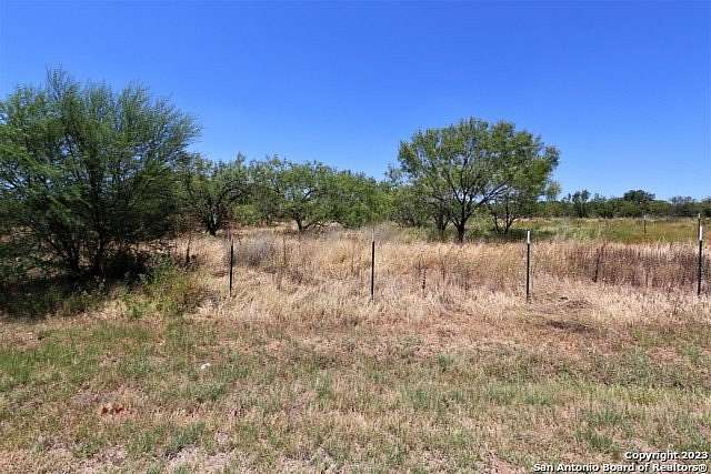 1.01 Acres of Residential Land for Sale in Devine, Texas