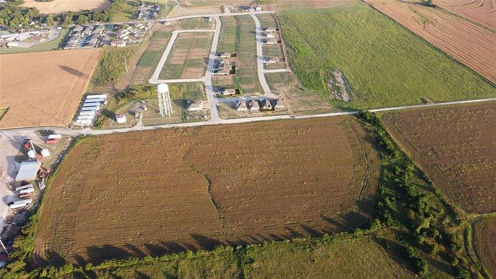 16.6 Acres of Land for Sale in Grandview, Texas