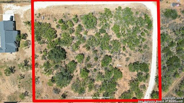 2 Acres of Residential Land for Sale in Devine, Texas