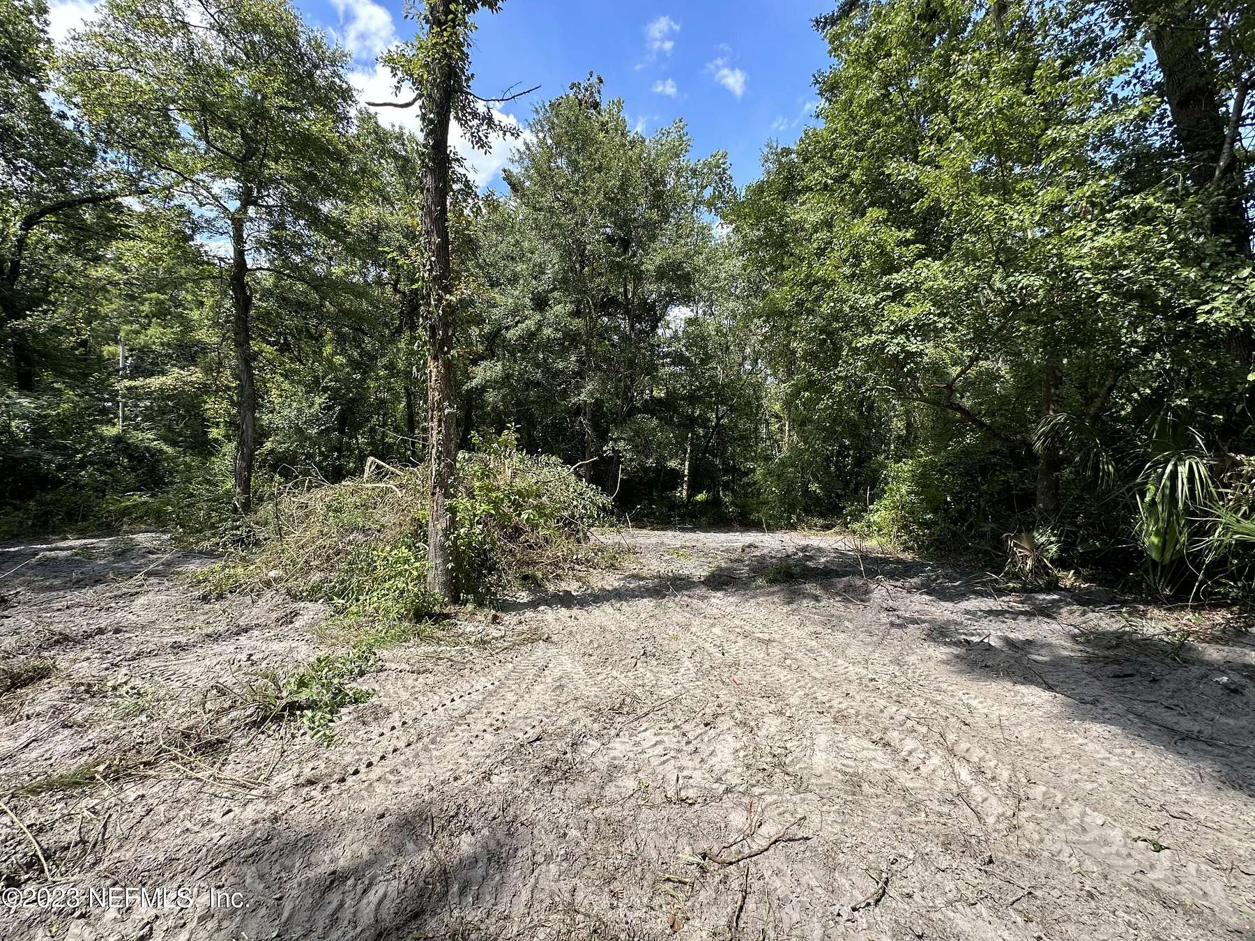 2.7 Acres of Residential Land for Sale in Middleburg, Florida