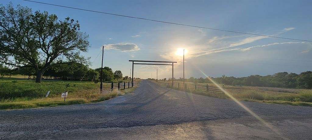 12 Acres of Land for Sale in Gainesville, Texas