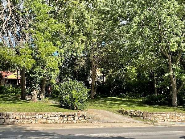 0.63 Acres of Residential Land for Sale in Kansas City, Kansas