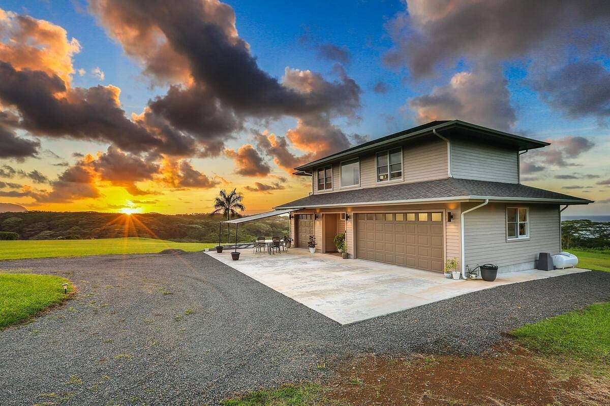 3.634 Acres of Residential Land with Home for Sale in Kilauea, Hawaii