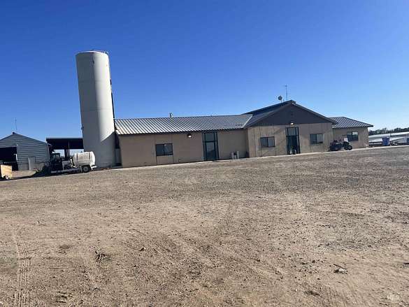 857 Acres of Agricultural Land with Home for Sale in Caldwell, Idaho