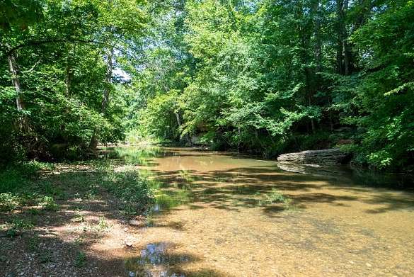 143 Acres of Land with Home for Sale in Greenbrier, Tennessee