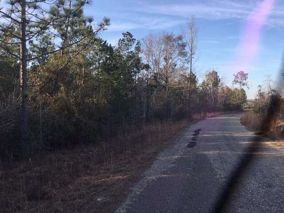 7 Acres of Residential Land for Sale in Lumberton, Mississippi