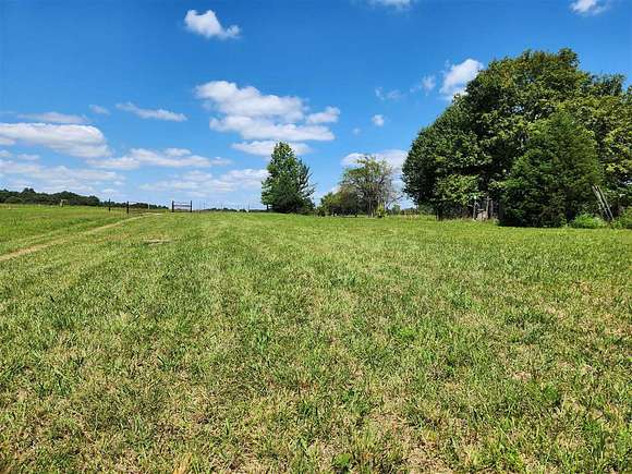 25 Acres of Agricultural Land for Sale in Bowling Green, Kentucky