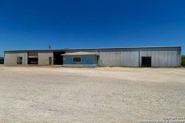 14 Acres of Mixed-Use Land for Sale in Karnes City, Texas