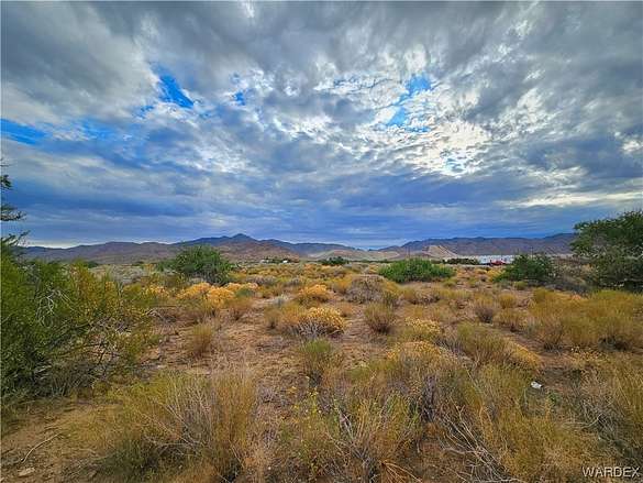 1 Acre of Residential Land for Sale in Golden Valley, Arizona