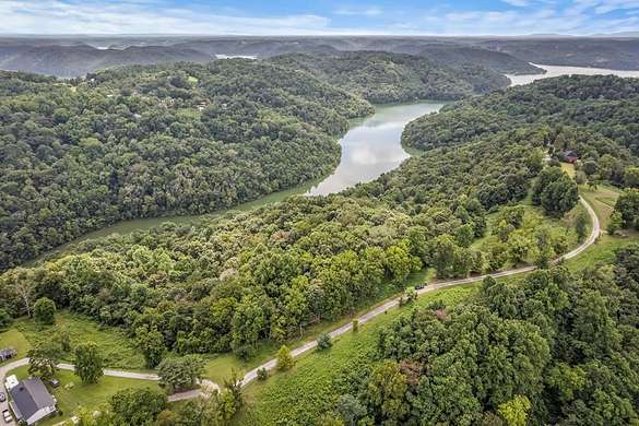 10 Acres of Land for Sale in Silver Point, Tennessee