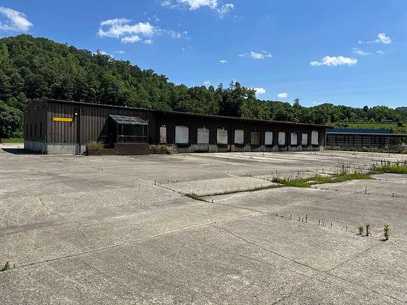 2.5 Acres of Improved Commercial Land for Sale in Hazard, Kentucky