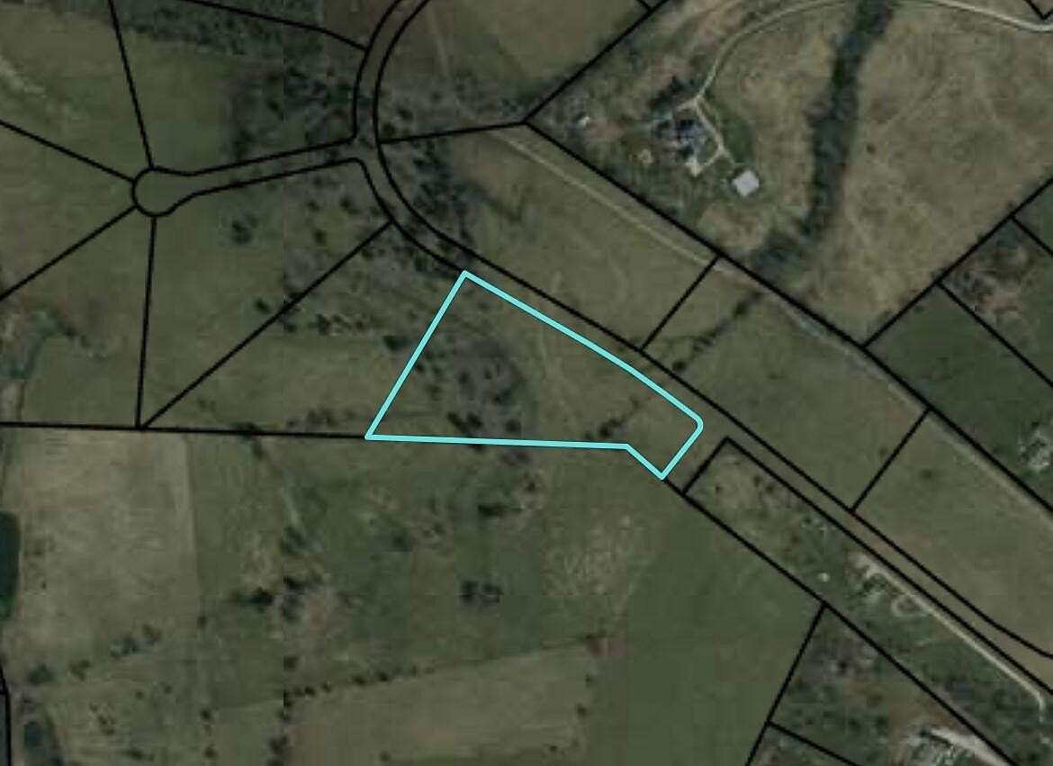 5 Acres of Residential Land for Sale in Wilmore, Kentucky