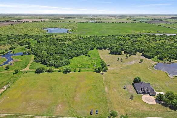 15.7 Acres of Land for Sale in Tioga, Texas