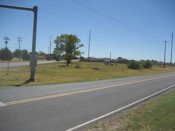 1.2 Acres of Residential Land for Sale in Moore, Oklahoma