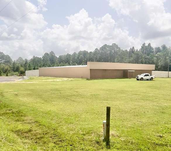 8.8 Acres of Improved Commercial Land for Sale in Alma, Georgia
