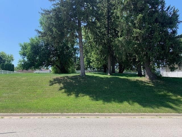 0.34 Acres of Residential Land for Sale in Waterloo, Iowa