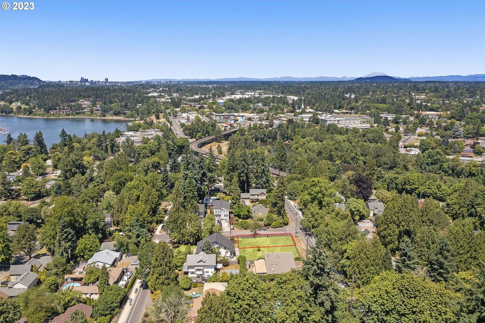0.11 Acres of Residential Land for Sale in Milwaukie, Oregon