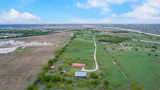 20 Acres of Improved Mixed-Use Land for Sale in Cresson, Texas