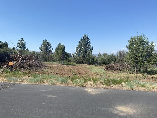 0.53 Acres of Residential Land for Sale in Klamath Falls, Oregon