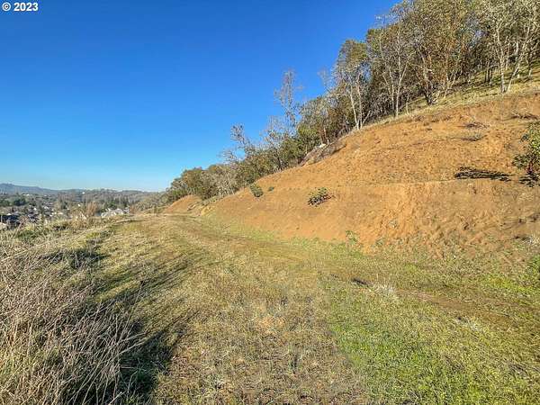 0.68 Acres of Residential Land for Sale in Winchester, Oregon