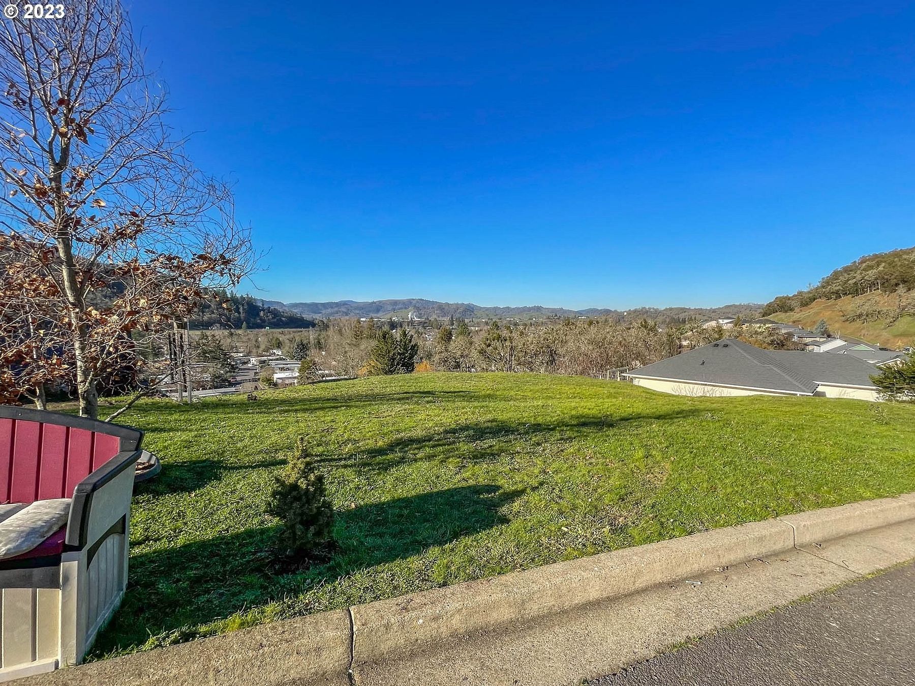 0.28 Acres of Residential Land for Sale in Roseburg, Oregon