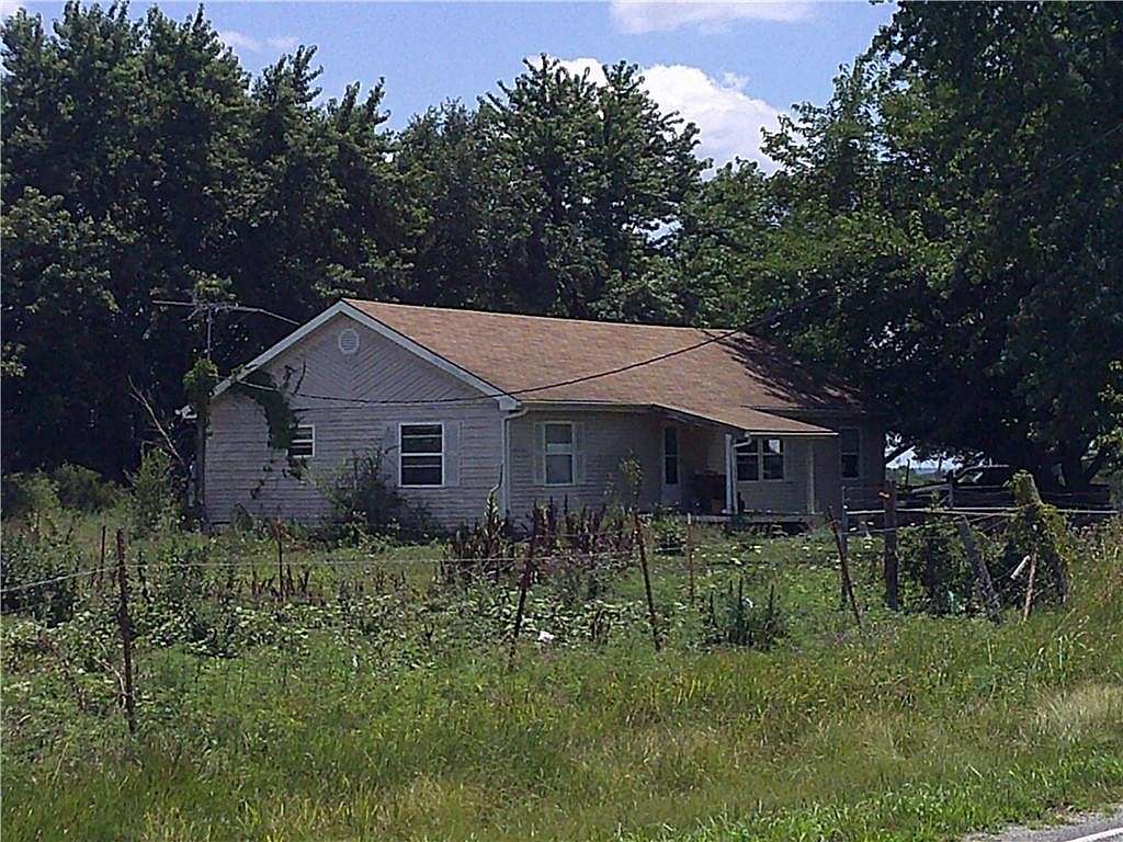 3.11 Acres of Residential Land with Home for Sale in Fontana, Kansas