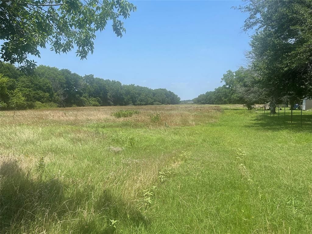 5 Acres of Land for Sale in Pilot Point, Texas
