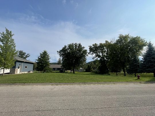 0.23 Acres of Residential Land for Sale in La Crescent, Minnesota