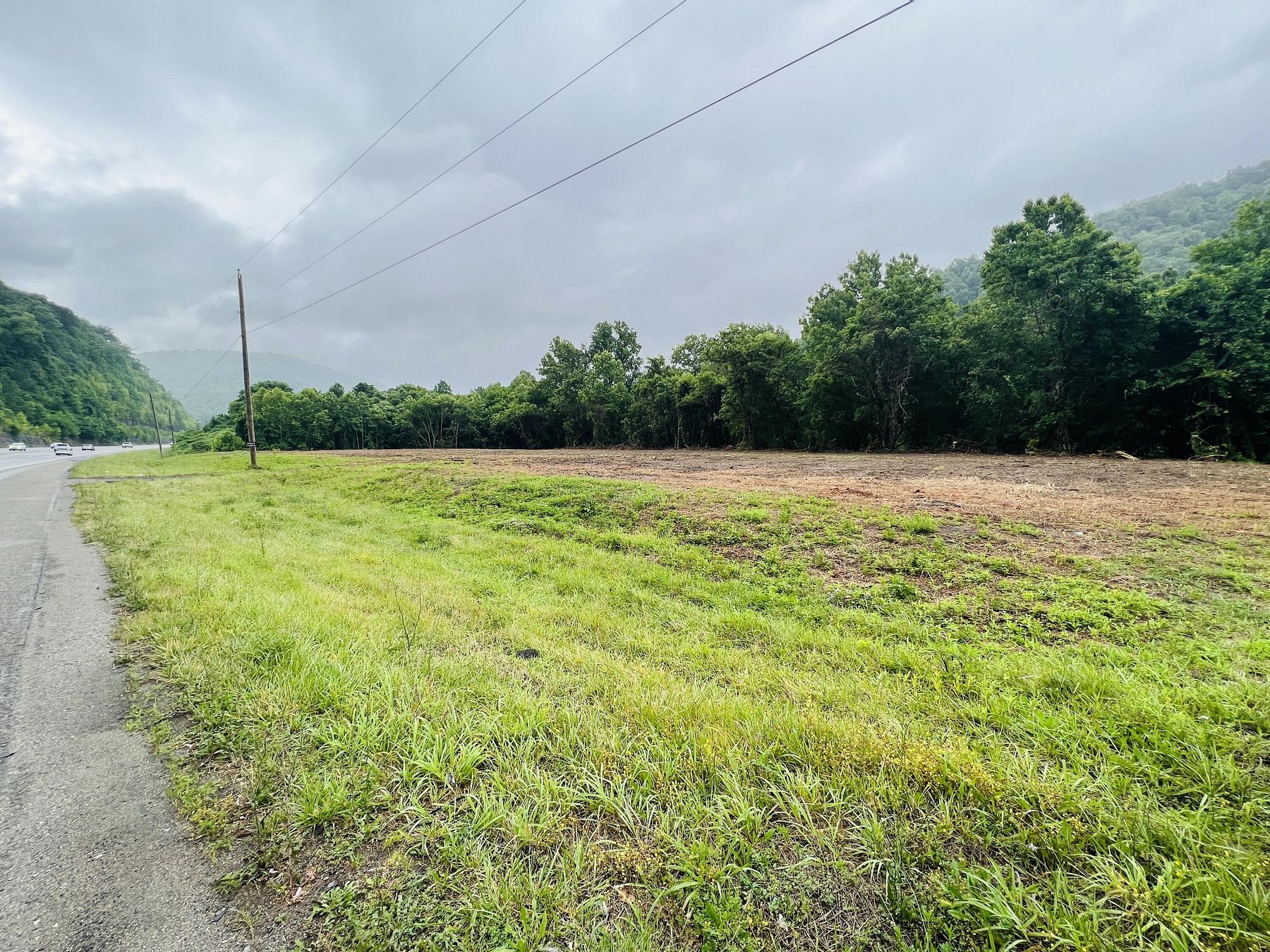 6 Acres of Commercial Land for Sale in Pineville, Kentucky