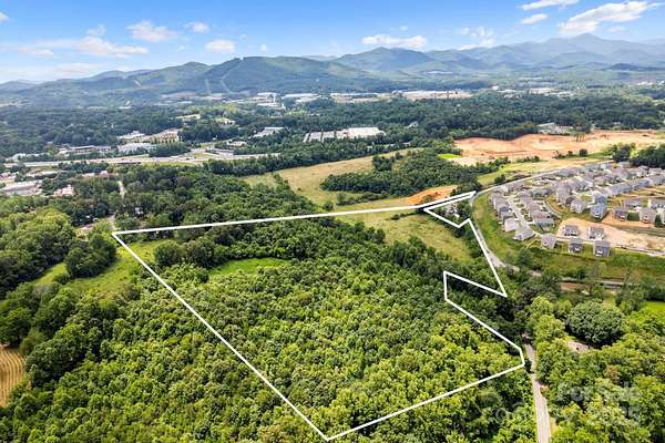 21 Acres of Recreational Land for Sale in Asheville, North Carolina