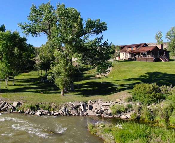 9 Acres of Improved Agricultural Land for Sale in Montrose, Colorado