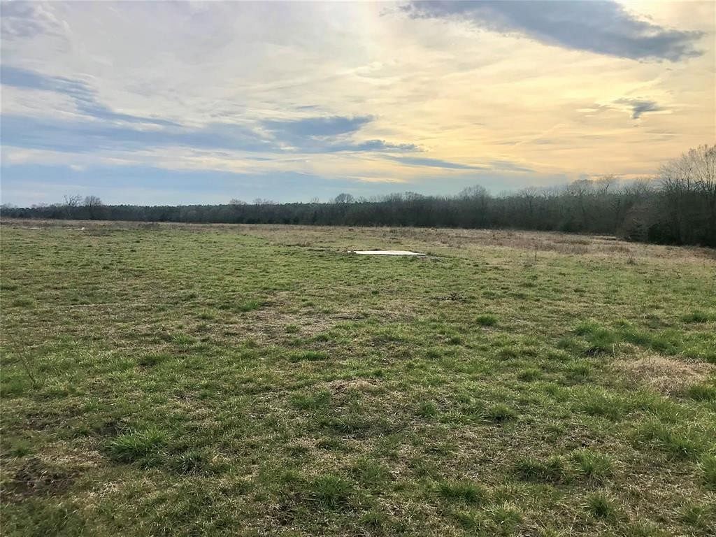 5 Acres of Residential Land for Sale in Clarksville, Texas