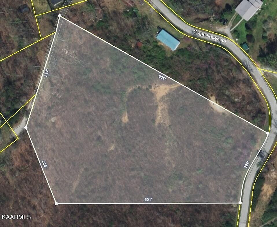5 Acres of Land for Sale in Oneida, Tennessee