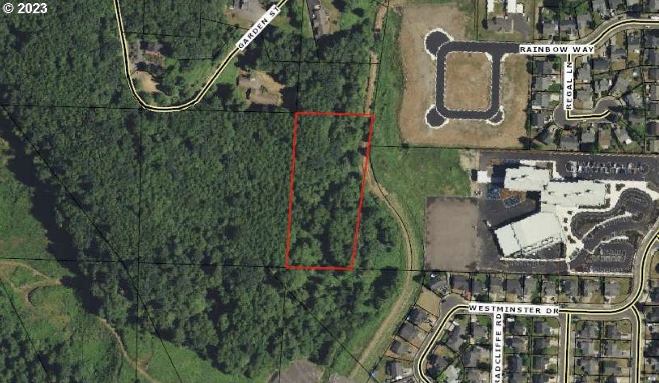 3.4 Acres of Residential Land for Sale in Kelso, Washington