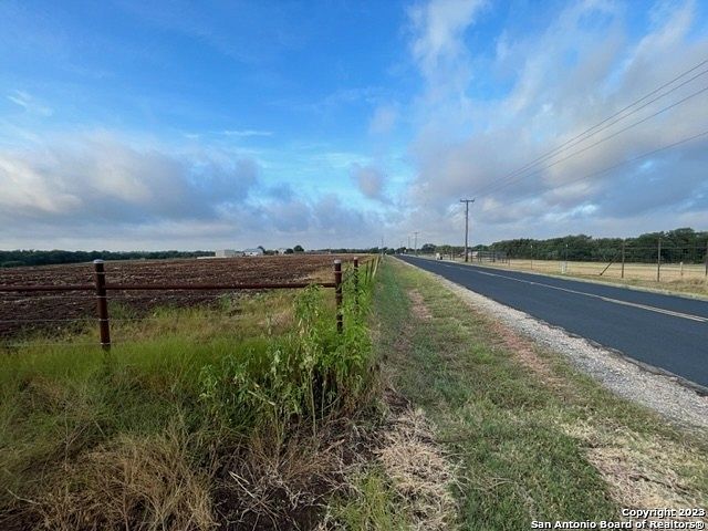 17 Acres of Land for Sale in Adkins, Texas